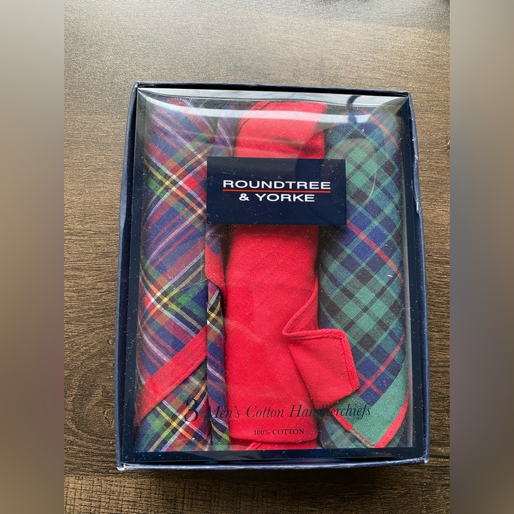 Roundtree & Yorke 3 Cotton Handkerchiefs